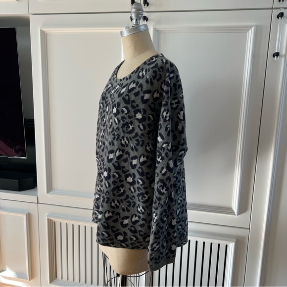 LOFT Modern Cheetah Sweater - Picture 5 of 5